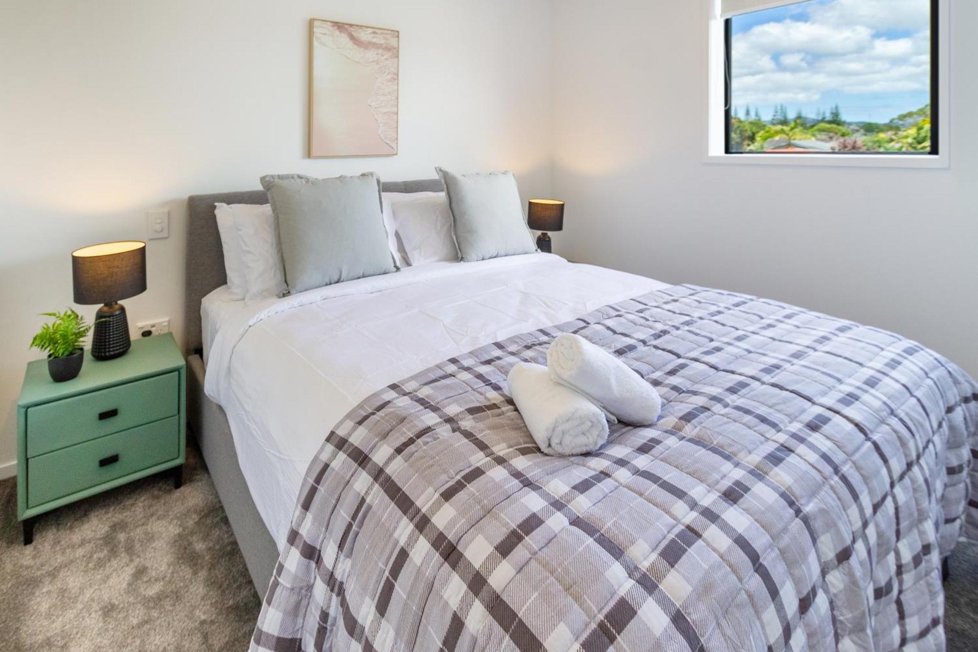 奥克兰Conveniently Located 2Br Townhouse In West Akl公寓 外观 照片